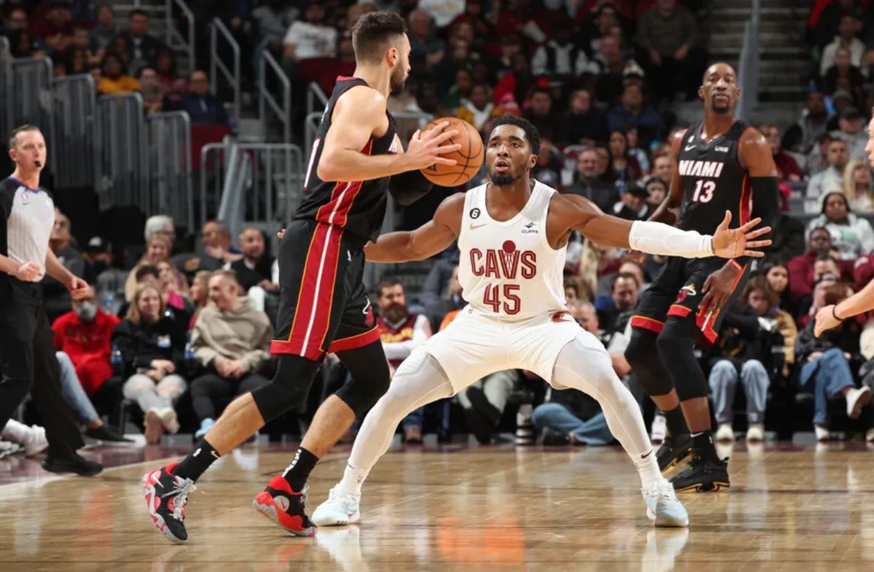 而是由一点 而是由一点