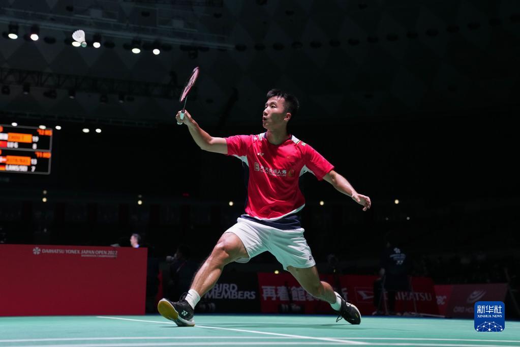 轻球员与提 轻球员与提